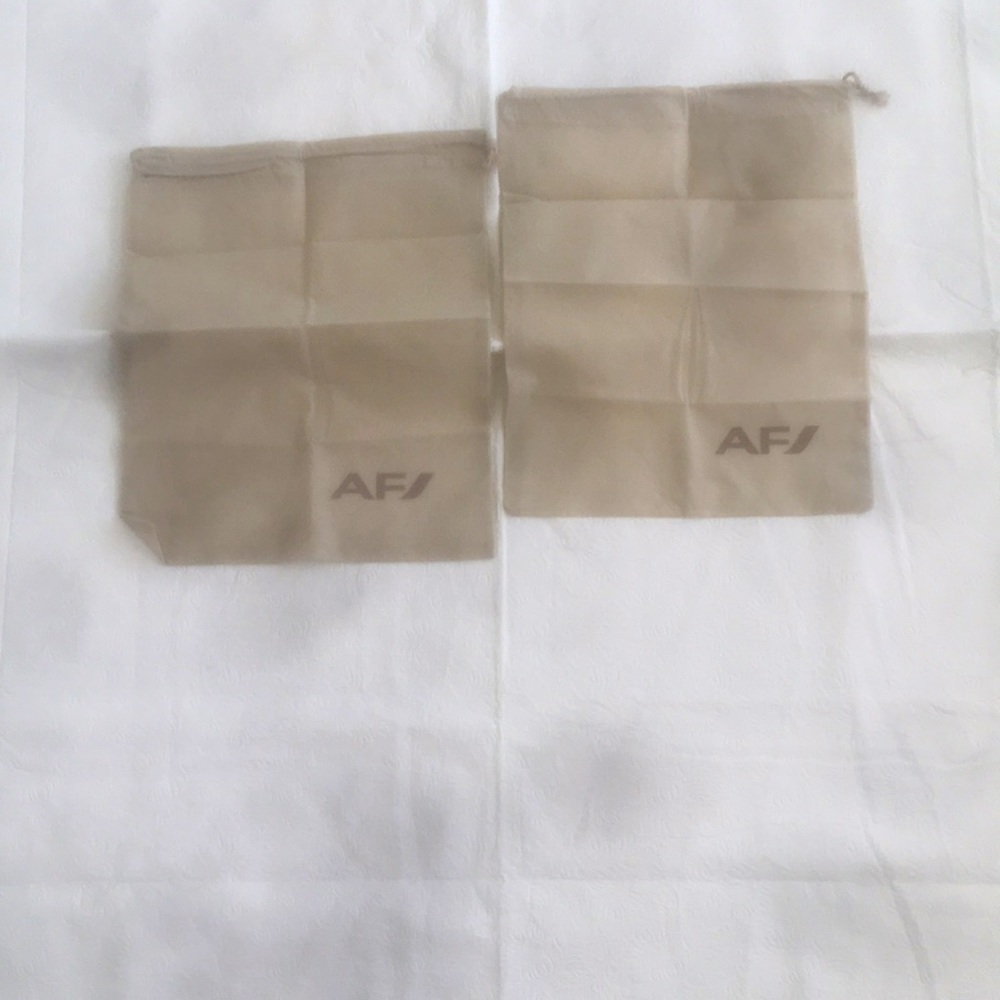 Set of 2 Drawstring Storage Dust Bags for Travel & Outdoor Activity 15” x 11” - Picture 2 of 4